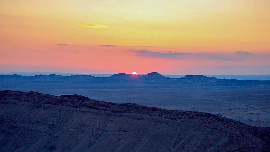 landscape photograph of mountain ranges during golden hour, landscape photo of mountain HD wallpaper