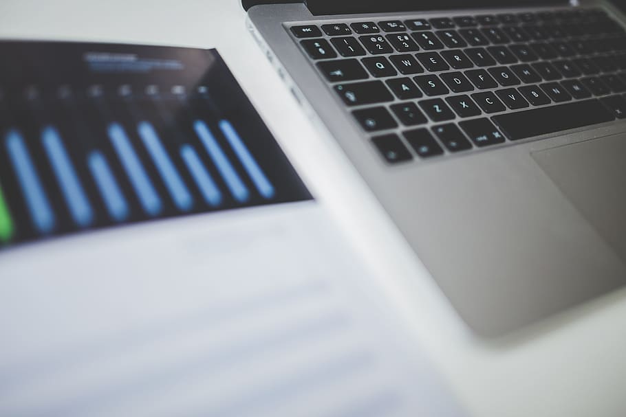 MacBook Pro, laptop, computer, technology, charts, graphs, marketing HD wallpaper