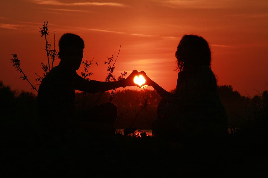 silhouette of two person making heart hand sign, couple, love, HD wallpaper
