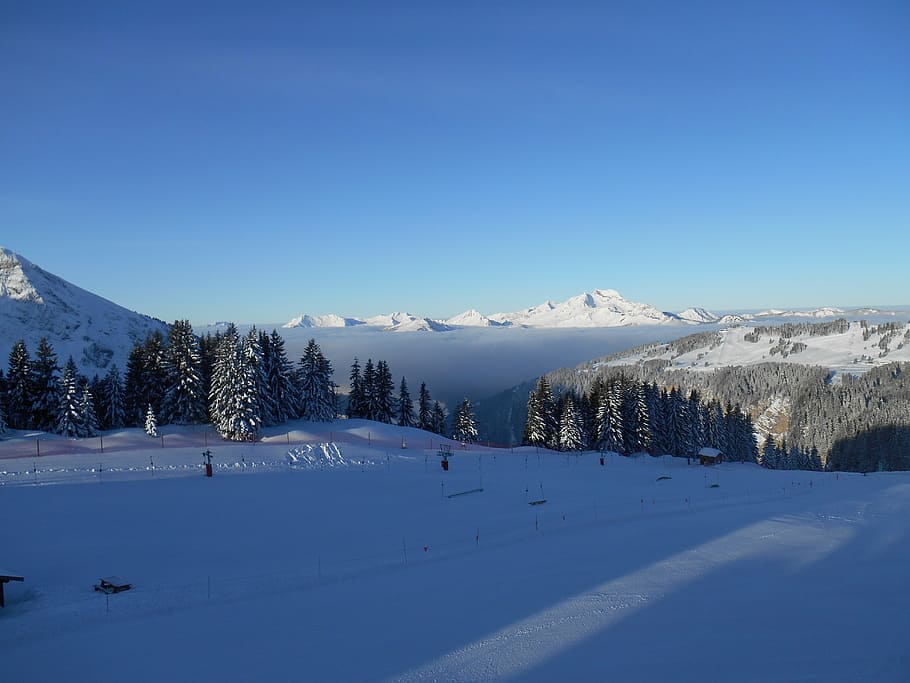 skiing, piste, winter, snow, sport, mountain, holiday, resort HD wallpaper
