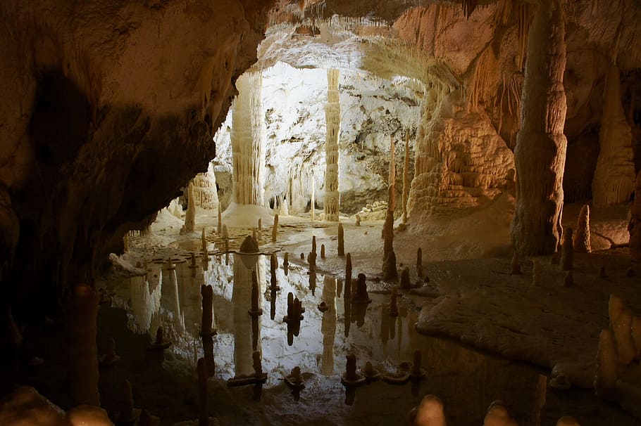 water inside cave, frasassi, stalactite cave, stalactites, grotto HD wallpaper