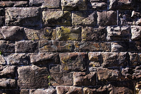 closeup photography of gray concrete wall at daytime, stone wall HD wallpaper