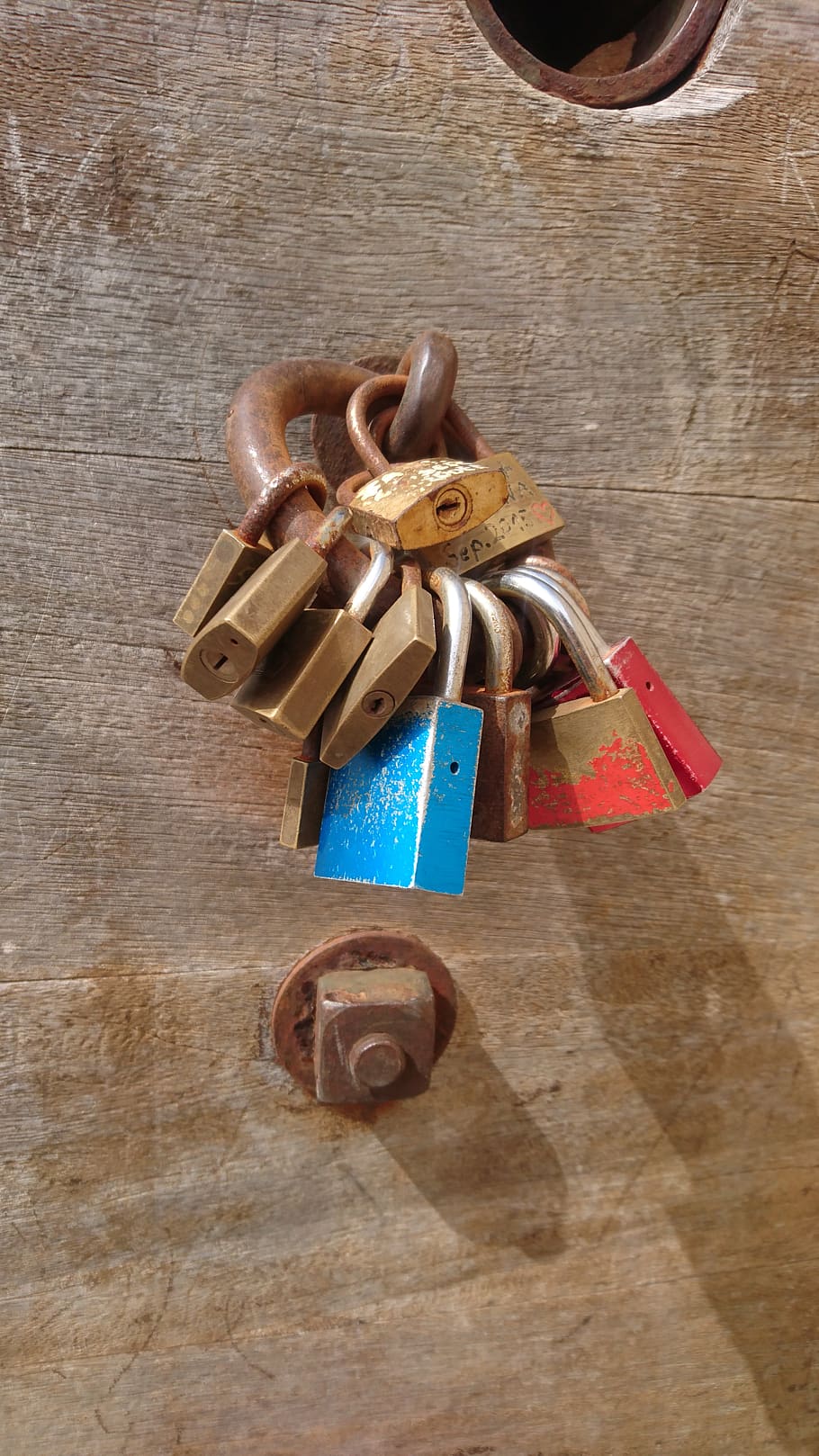 lock, padlock, closeup, rusty, steel, metal, safety, no people HD wallpaper