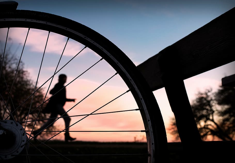 bicycle wheel during daytime, jogging, sunset, bike, runner HD wallpaper