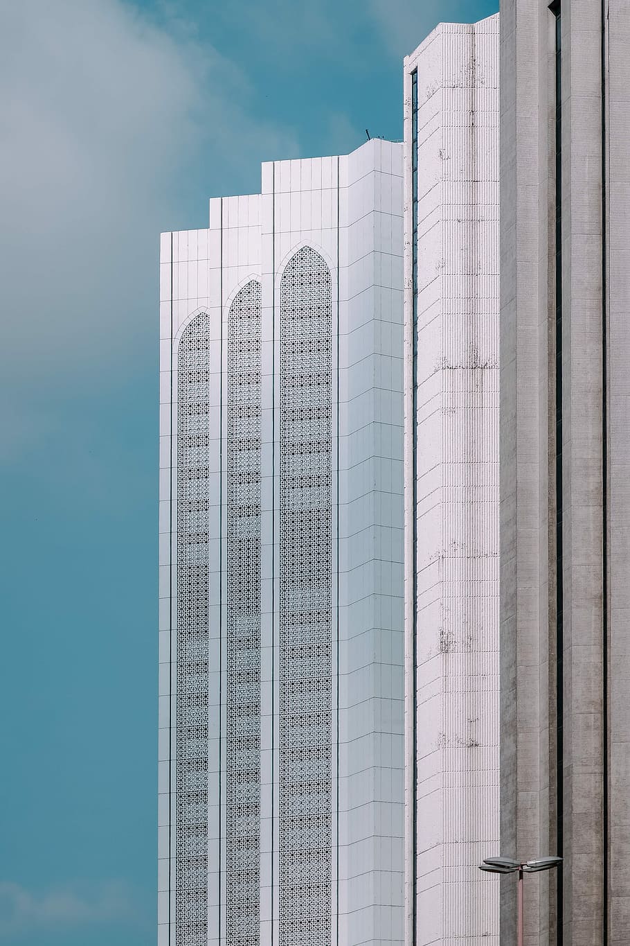 gray concrete building, low angle photography of building, tower HD wallpaper