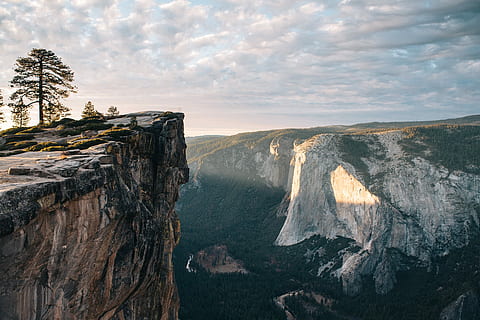 cliff overlooking mountain during daytime, cliff under whites ky HD wallpaper