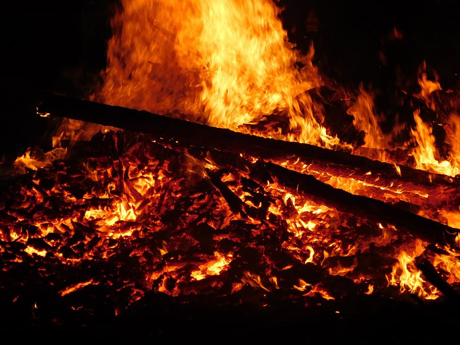 Fire, Flame, Burn, Campfire, Embers, evolutionary, fire - Natural Phenomenon HD wallpaper