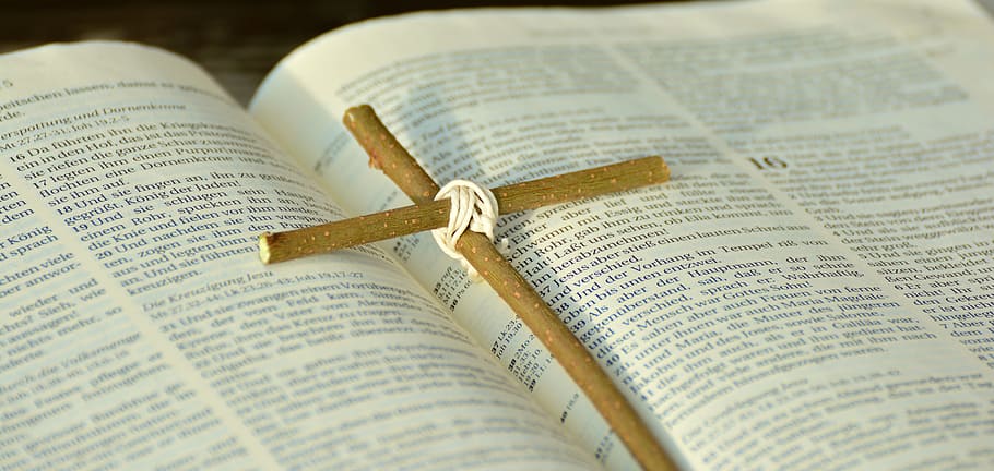 brown cross stick on top of bible book, easter, good friday, easter story, HD wallpaper
