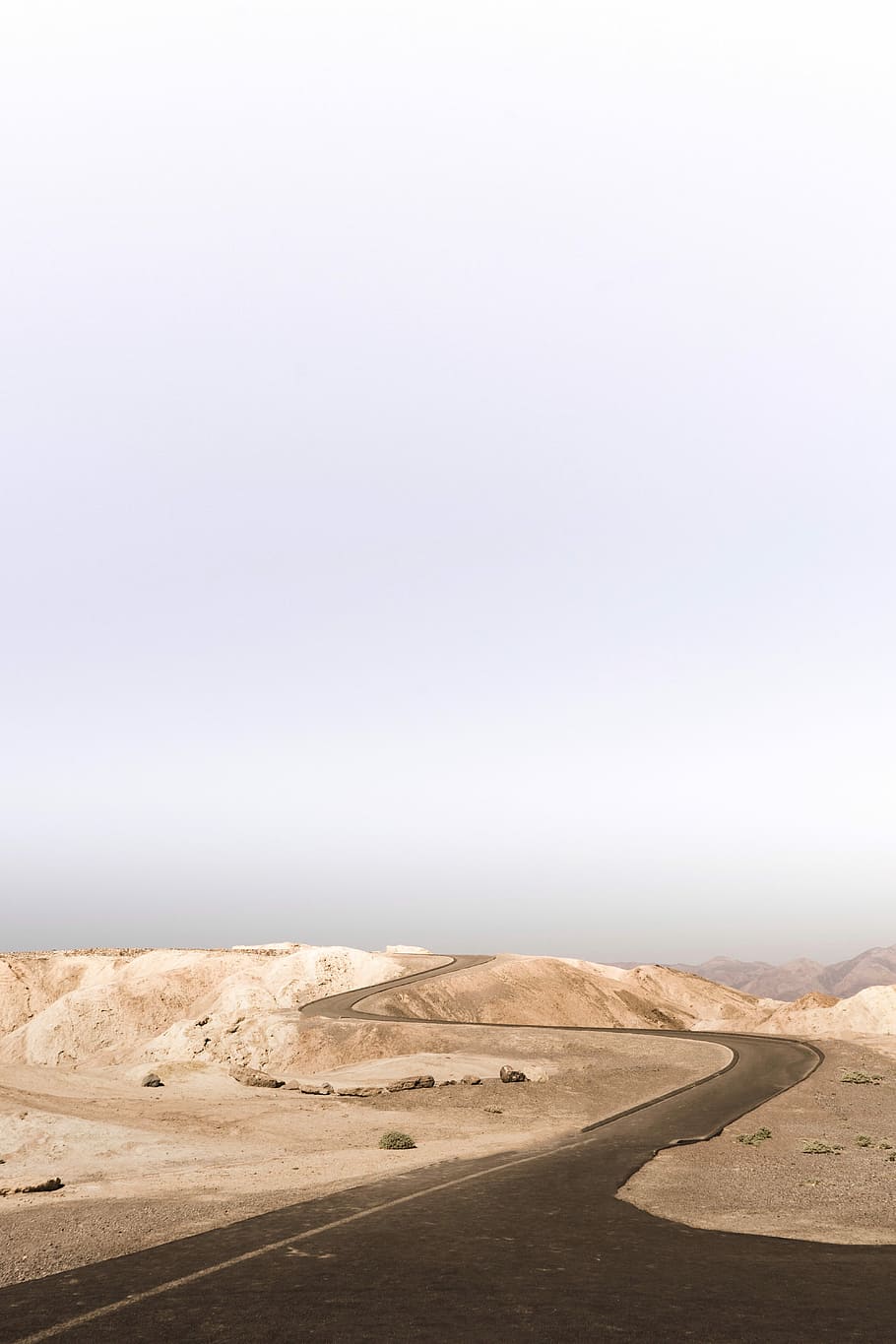 grey asphalt road on desert during daytime, white sand desert HD wallpaper