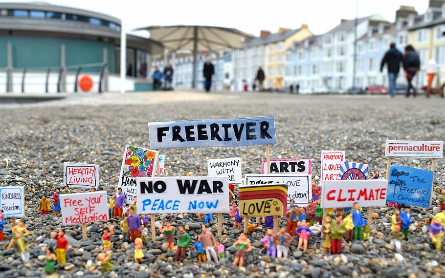 Freeriver protest figure collection, models, art, artist, joanna bond, HD wallpaper