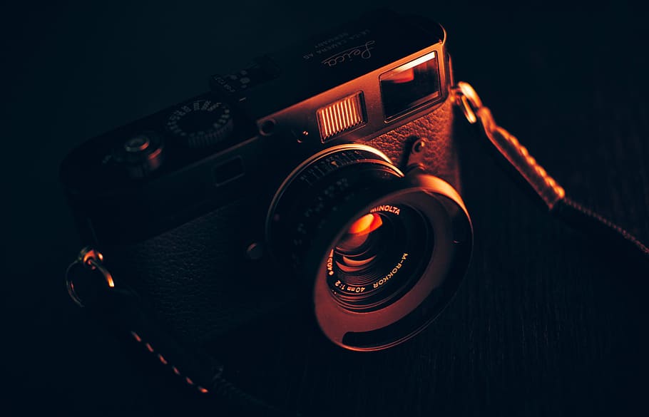 black DSLR camera, lens, photography, blur, table, light, old-fashioned
