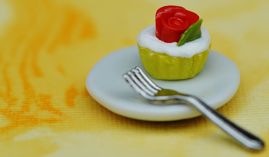 Cupcake, Plate, Fork, Miniature, ceramic, funny, decoration HD wallpaper