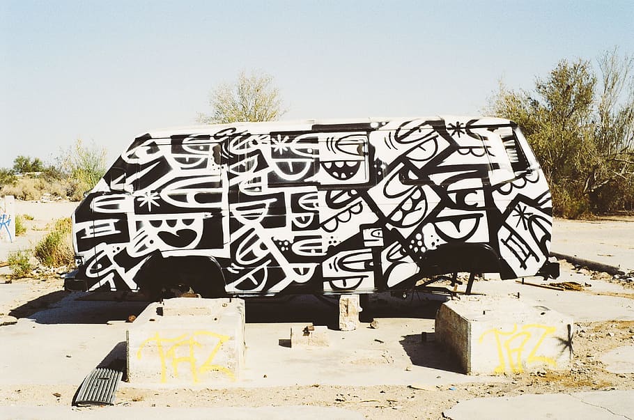 van, paint job, graffiti, text, communication, no people, day HD wallpaper