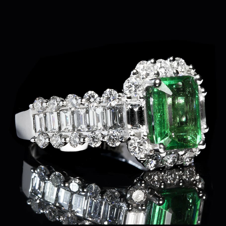 silver-colored clear and green gemstone ring at dark room, emerald HD wallpaper