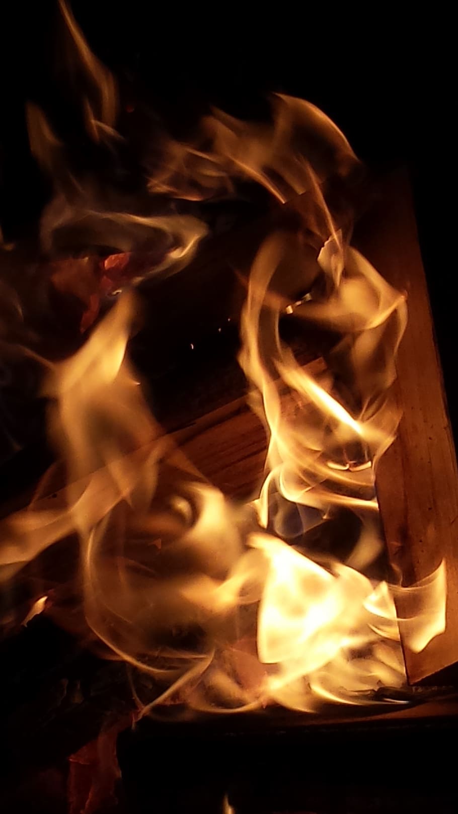 fire, embers, flame, heat, hot, burn, campfire, wood, brand HD wallpaper