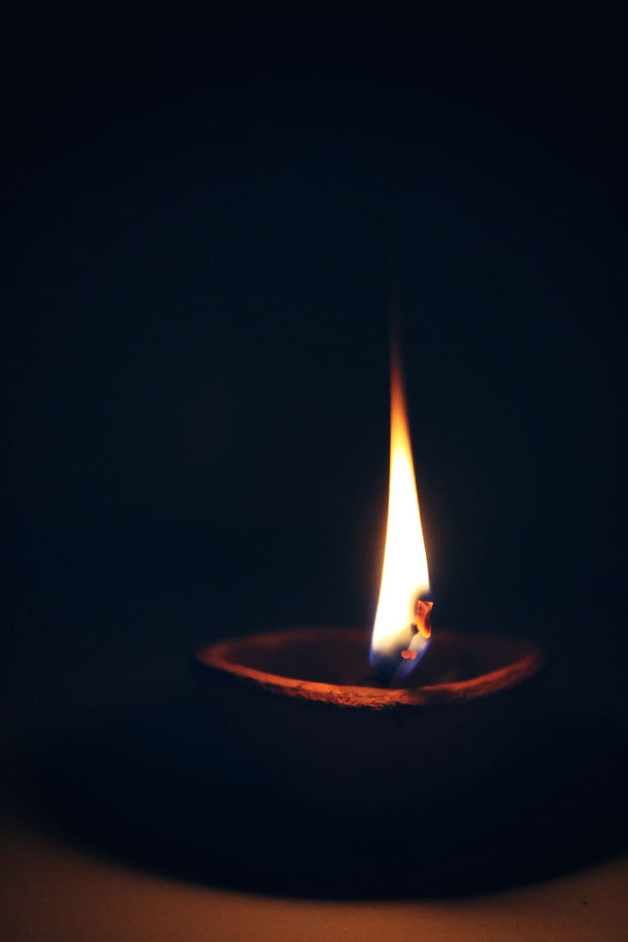 Candle With Light, blur, burn, burning, burnt, candlelight, close-up HD wallpaper