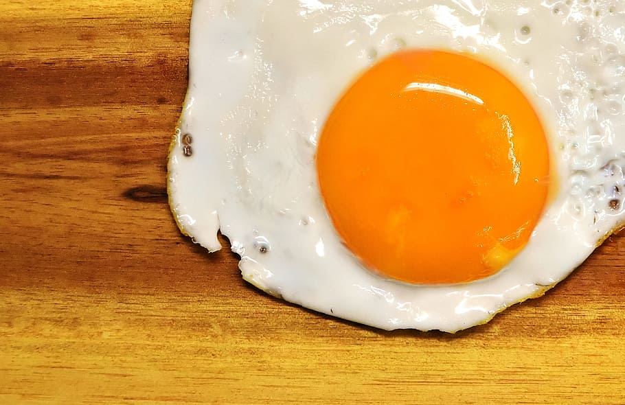 shallow photography of sunny side-up egg, fried, egg yolk, protein