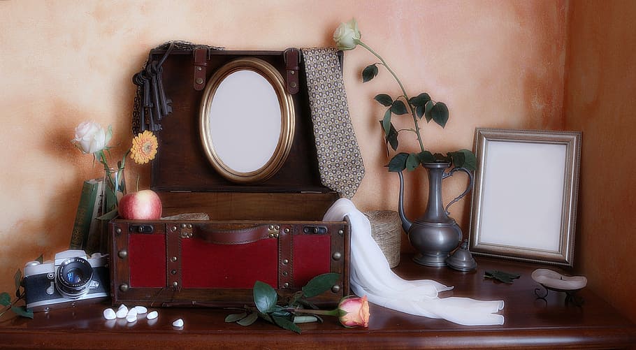 photo frame near brown wooden box, trip, start, holidays, ferragosto HD wallpaper
