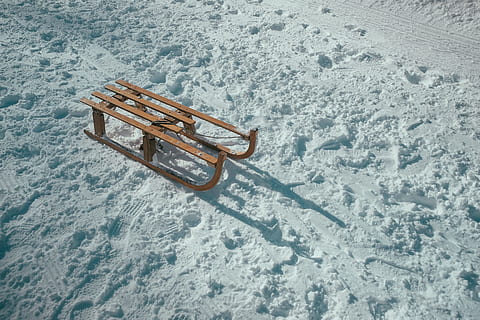 brown sled on snow during daytime, brown sled on snow, Lonely HD wallpaper
