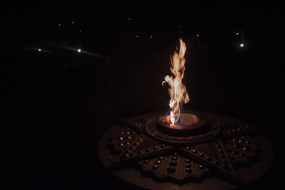 Fire, Night, Burns, flame, fire - Natural Phenomenon, heat - Temperature HD wallpaper