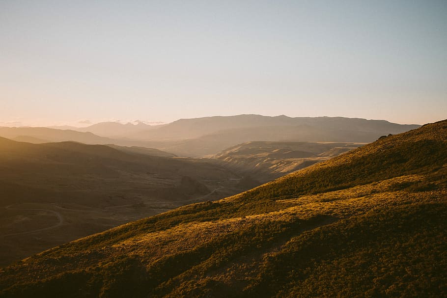 brown mountain hill during daytime, mountain ranges with trees HD wallpaper