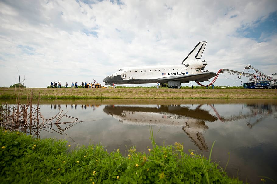 Atlantis Space Shuttle, Spaceship, runway, post-flight, rolling