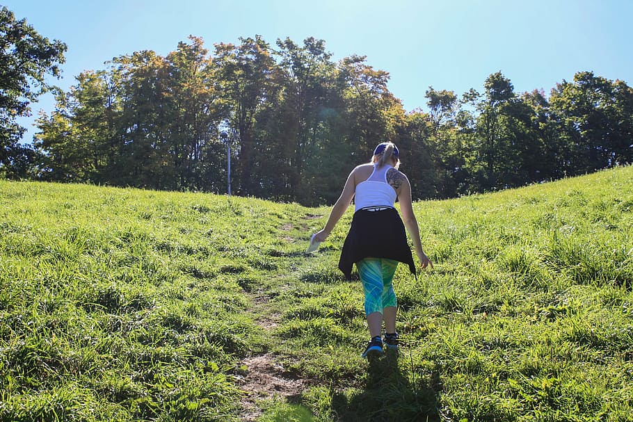 woman walking at the greenfield, hiking, adventure, mountain, HD wallpaper