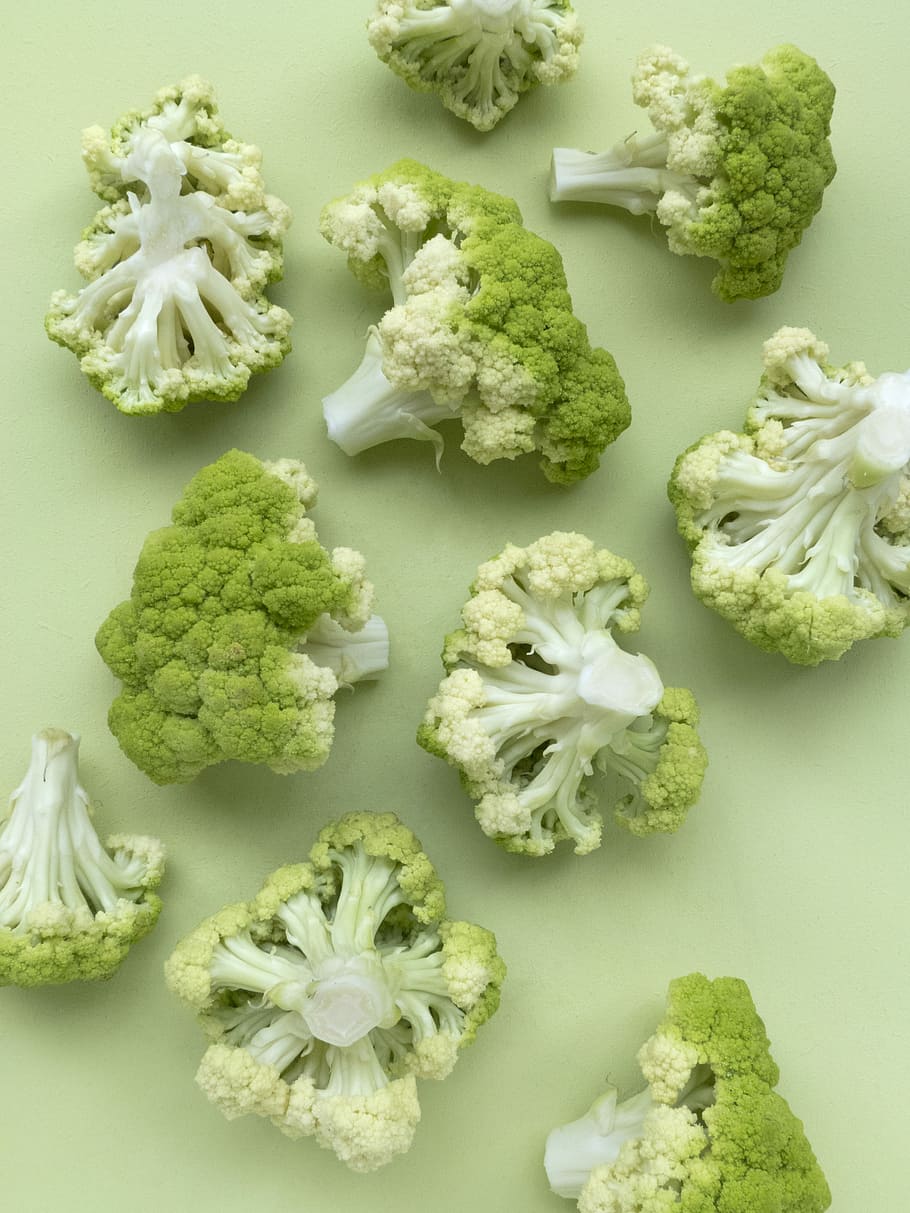 high angle photo of broccoli, flatlay photography of broccolis, HD wallpaper