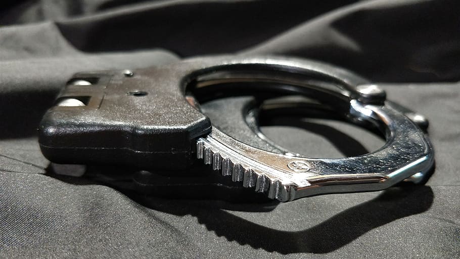 cuffs, asp, hinge, close-up, shadow, metal, no people, social issues HD wallpaper