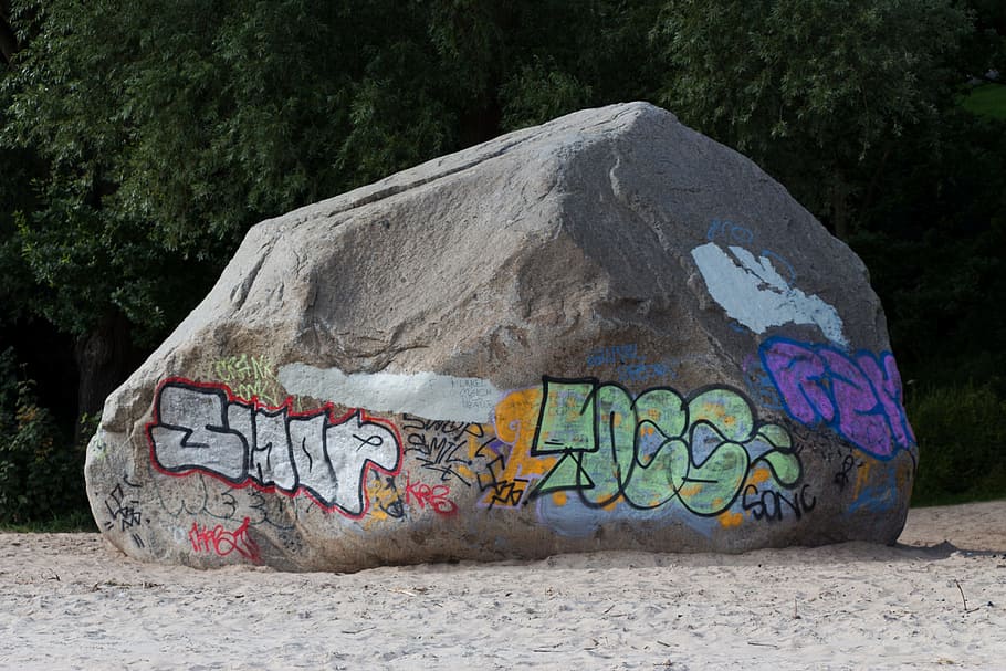 foundling, ice age, graffiti, stone, nature, beach, structure HD wallpaper