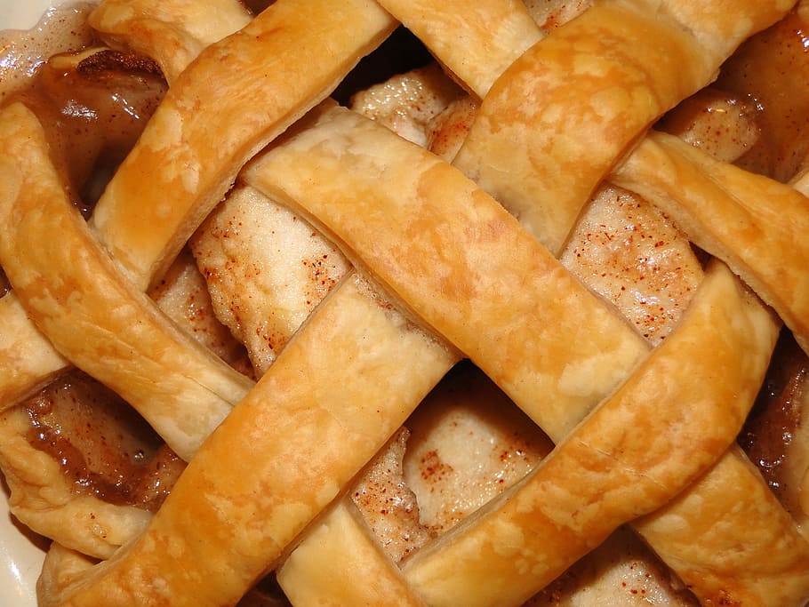 closeup photo of baked lasagna, pie, crust, lattice, flaky HD wallpaper