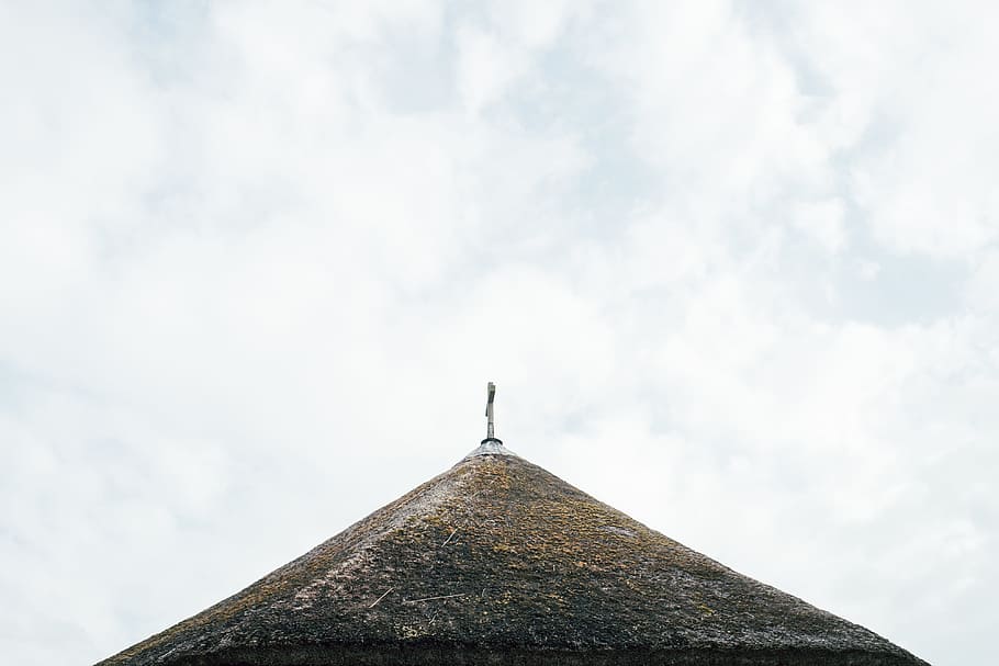 Thatch roof of an old church, architecture and Cityscape, sky HD wallpaper