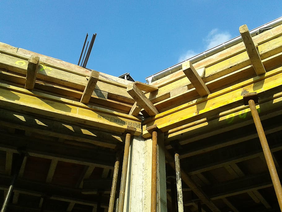 brown wooden frame under clear blue sky, house construction HD wallpaper