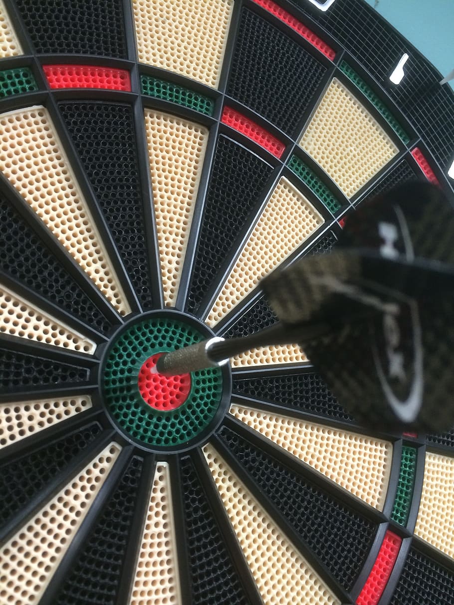 dart pin hit bullseye, darts, game, target, success, aim, dartboard, HD wallpaper