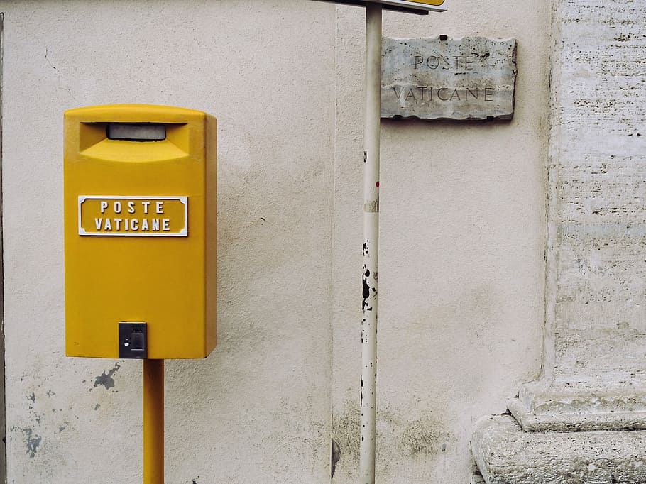 yellow poste vaticane meter beside white wall, yellow Poste Vaticane HD wallpaper