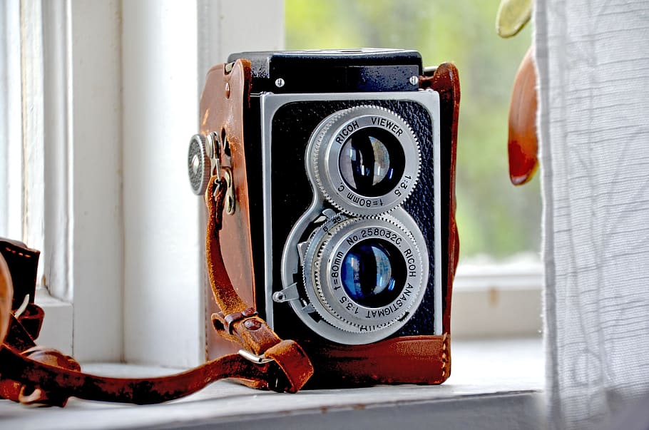 black and brown vintage camera, retro, ricoh, old camera, technology HD wallpaper
