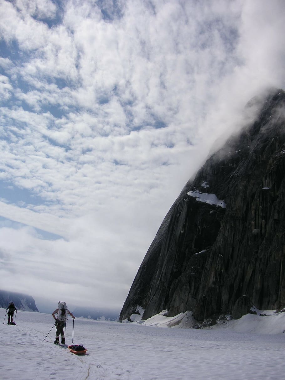 Icy mountain. Ящичное ущелье Аляска. Пересеките снежную гору видео. Мэйплтроп фотографии.