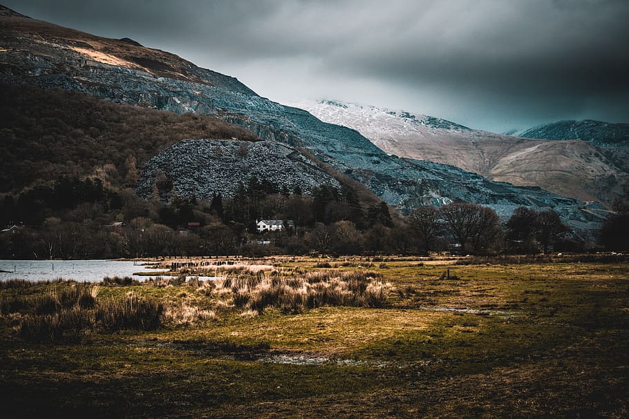 house near mountain and lake at daytime, landscape, peak, grass HD wallpaper