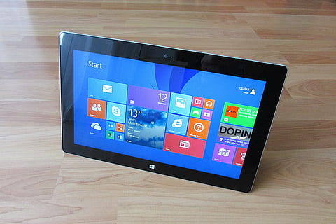 black Windows surface, windows 8, internet, online, display HD wallpaper