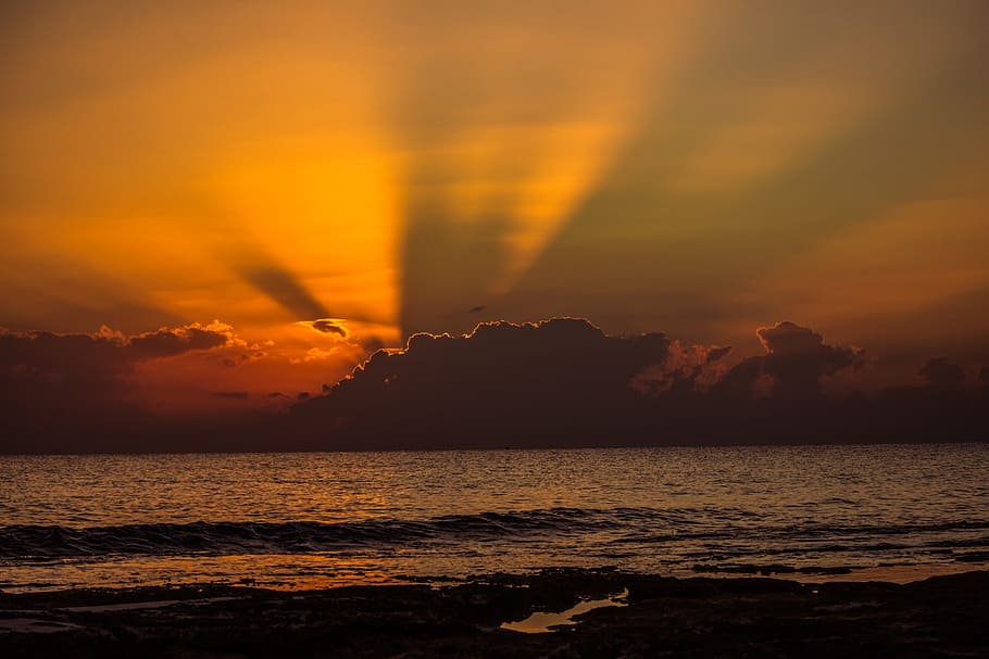 photo of anticrepuscular rays, sunset, dusk, beach, sea, sky HD wallpaper