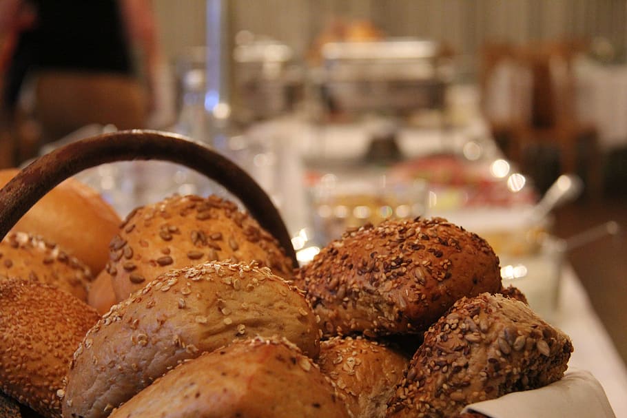 bread basket, breakfast buffet, whole-grain bread, food and drink HD wallpaper