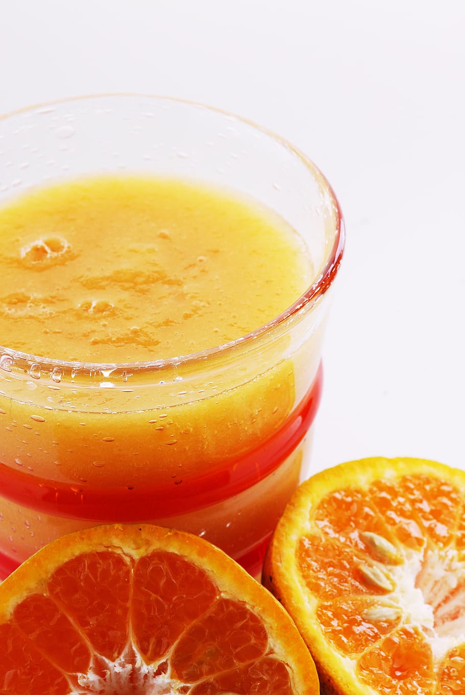 sliced orange beside orange juice, drinks, yellow, glass, fresh orange juice HD wallpaper