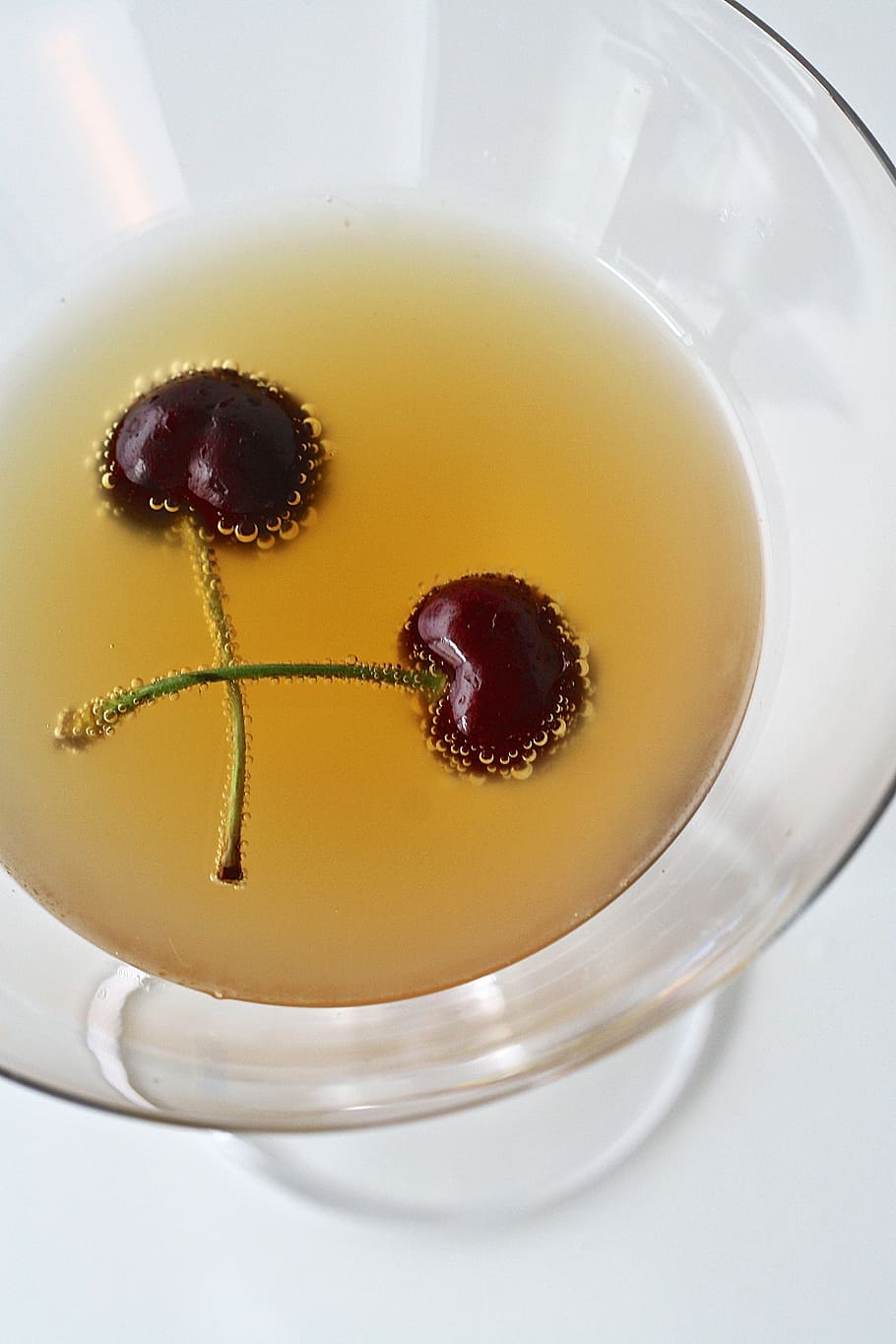 cherry, drink, martini, cocktail, bubbles, martini glass, red HD wallpaper
