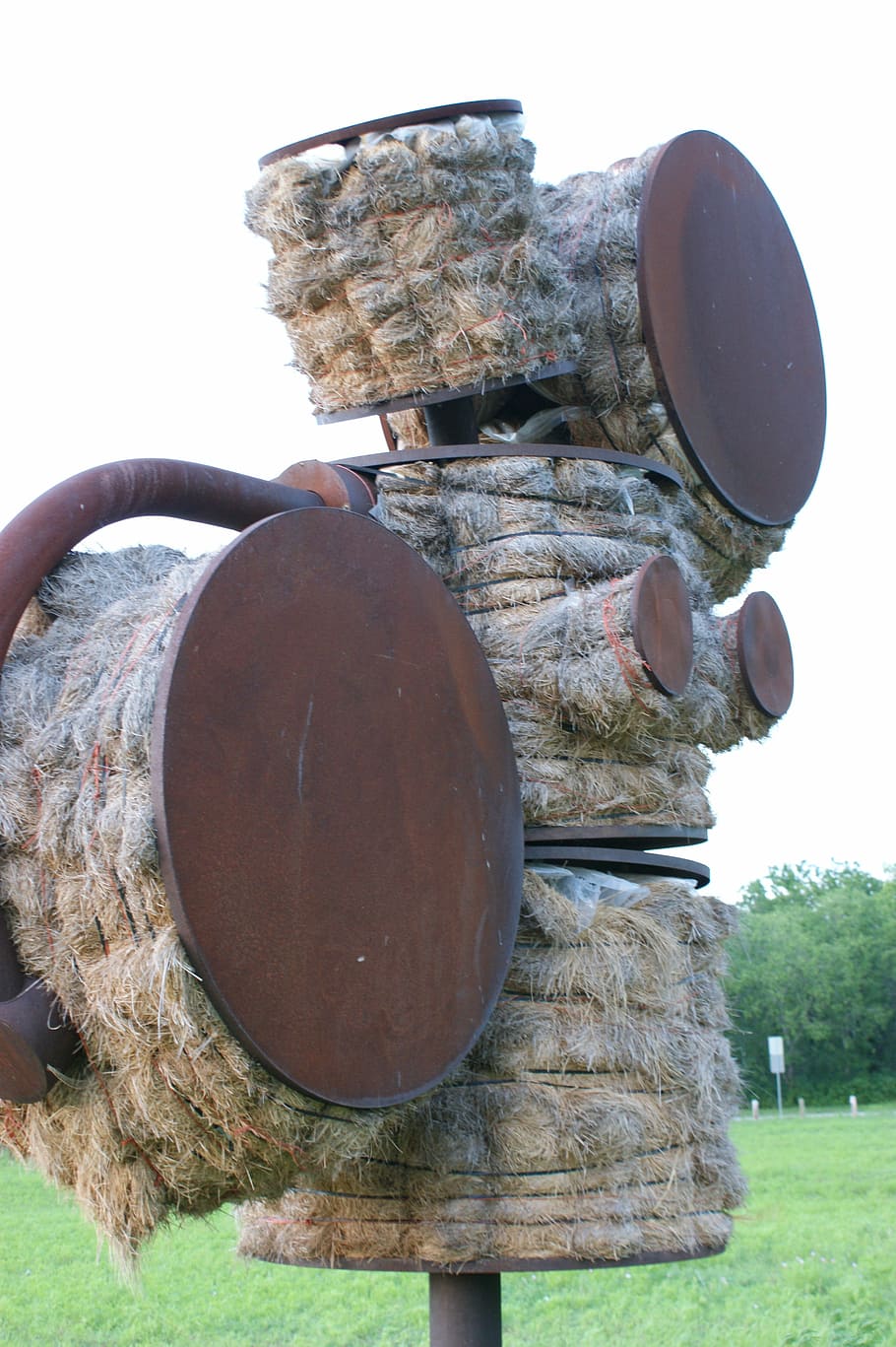 hay, statue, art, field, rust, metal, iron, farm, old, working HD wallpaper