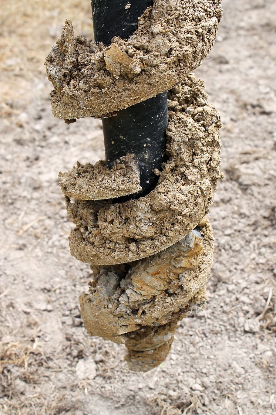 auger, dig, dirt, excavation, digging, spiral, hole, clay, soil HD wallpaper