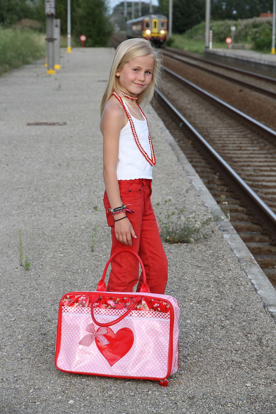 blonde, girl, wait, train, reilway, station, travel, bag, dreamer HD wallpaper