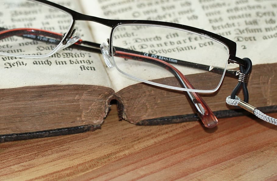 black and brown framed eyeglasses on book, reading glasses, intellectual, HD wallpaper