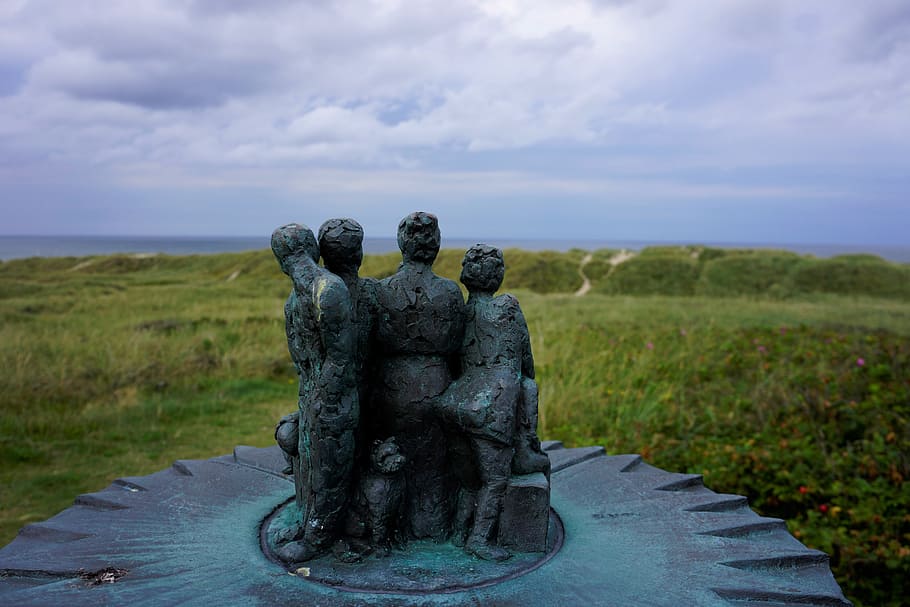 sculpture, beach, grass, meadow, sky, statue, figure, art, sculpture art HD wallpaper
