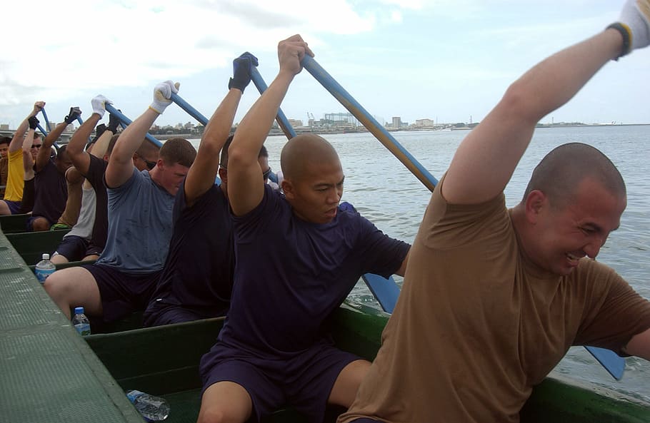 group of people doing dragon boat, rowing team, teamwork, cooperation HD wallpaper