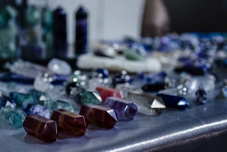 crystals, ornament, design, close-up, selective focus, jewelry HD wallpaper